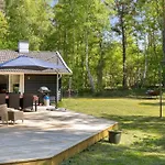 Amina - 1-1km From The Sea By Interhome Vakantiehuis *