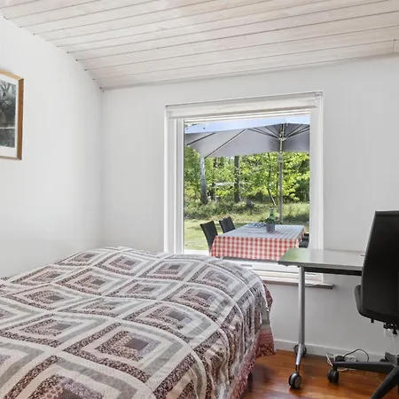 Amina - 1-1km From The Sea By Interhome