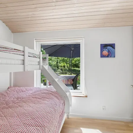 Amina - 1-1km From The Sea By Interhome